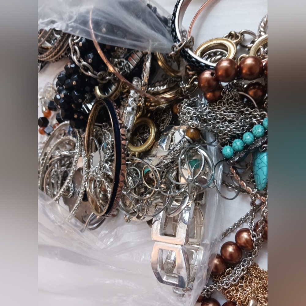 3+ lbs Lot Costume Jewelry VTG  Modern Junk Art Craft Wear Resell *LOOK* - Picture 5 of 11